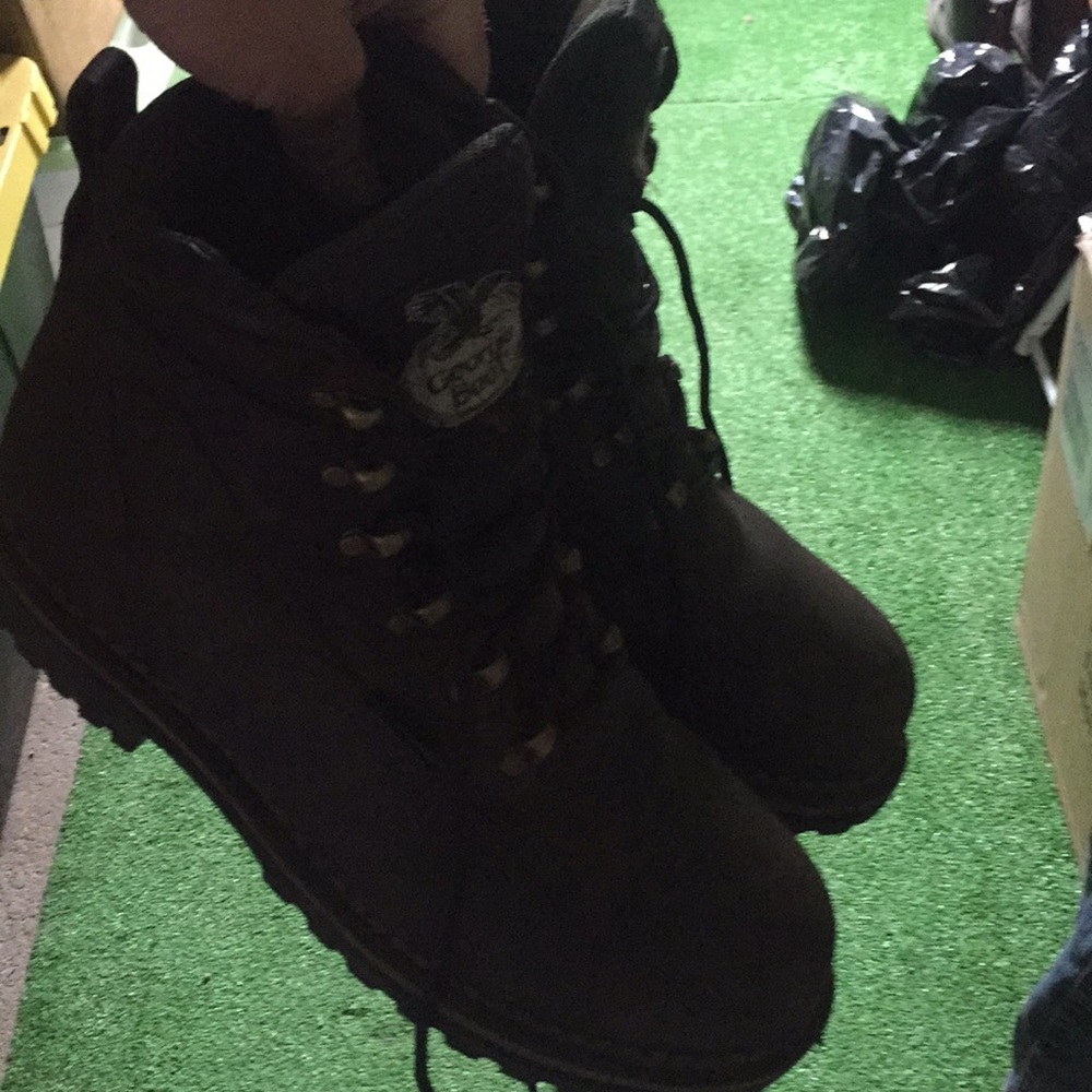 Men’s size 8.5 Georgia work boots